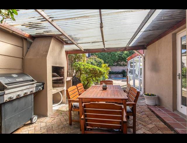 5 BEDROOM HOUSE FOR SALE IN MEADOWRIDGE
